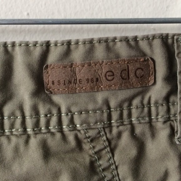 Tan Green Esprit Short - Picture 3 of 6